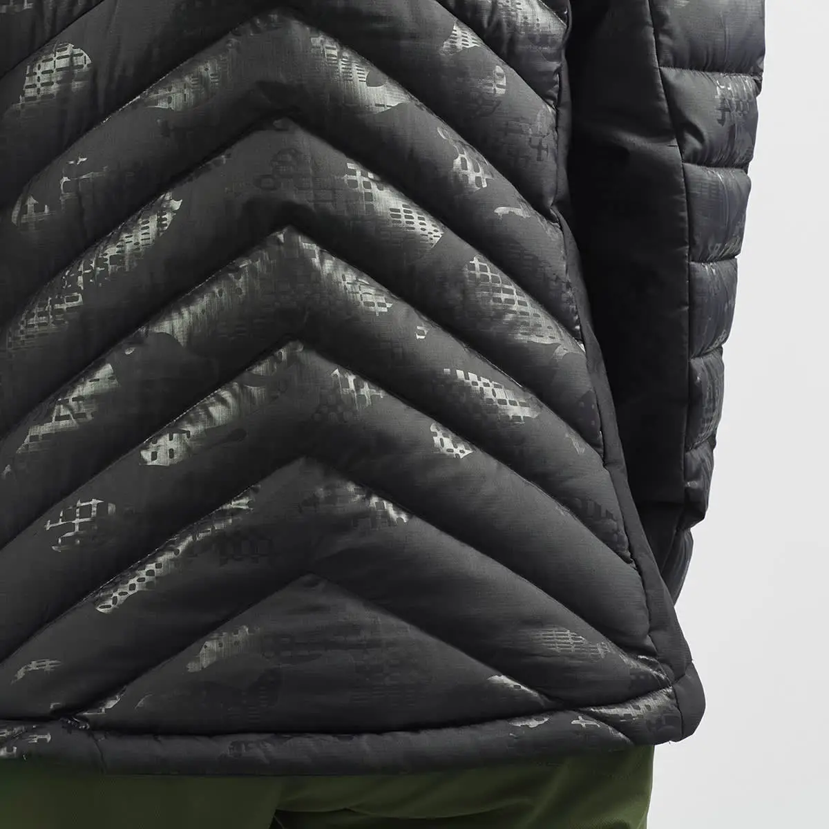 SALOMON TRANSITION DOWN HOODIE W BLACK/HE 22 – Image 8