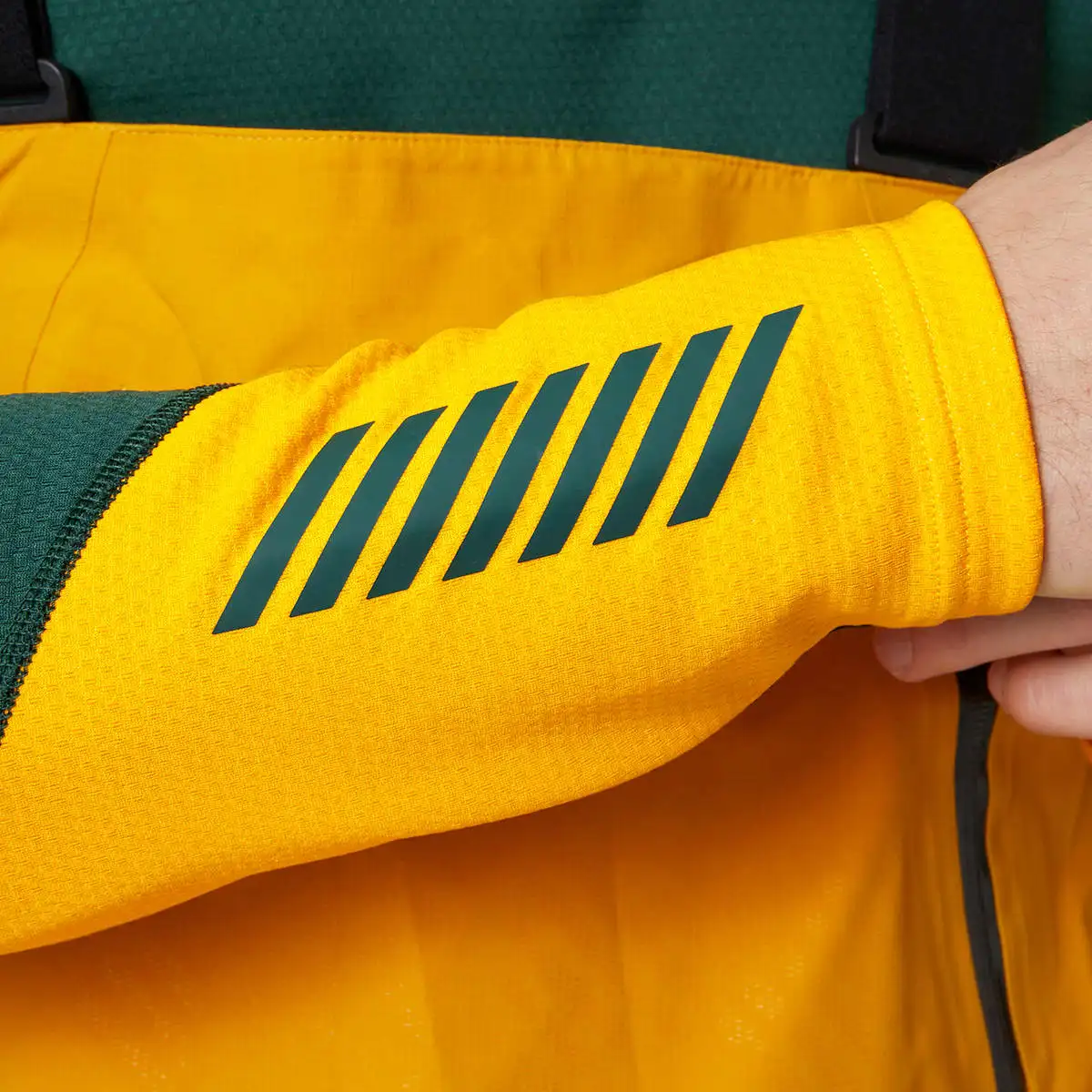 HELLY HANSEN LIFA ACTIVE 1/2 ZIP DARKEST SPRUCE 23 – Image 6